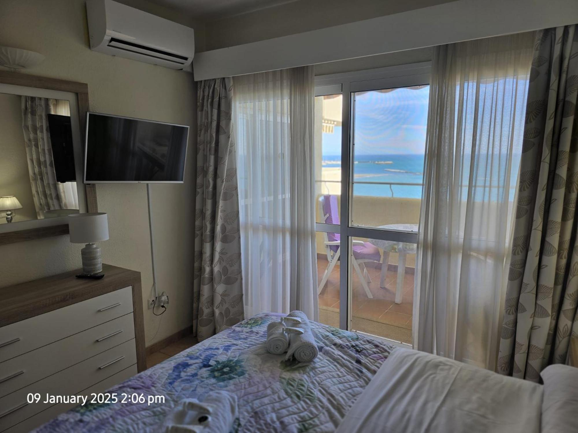 Benal Beach Apartments Malaga Exterior photo